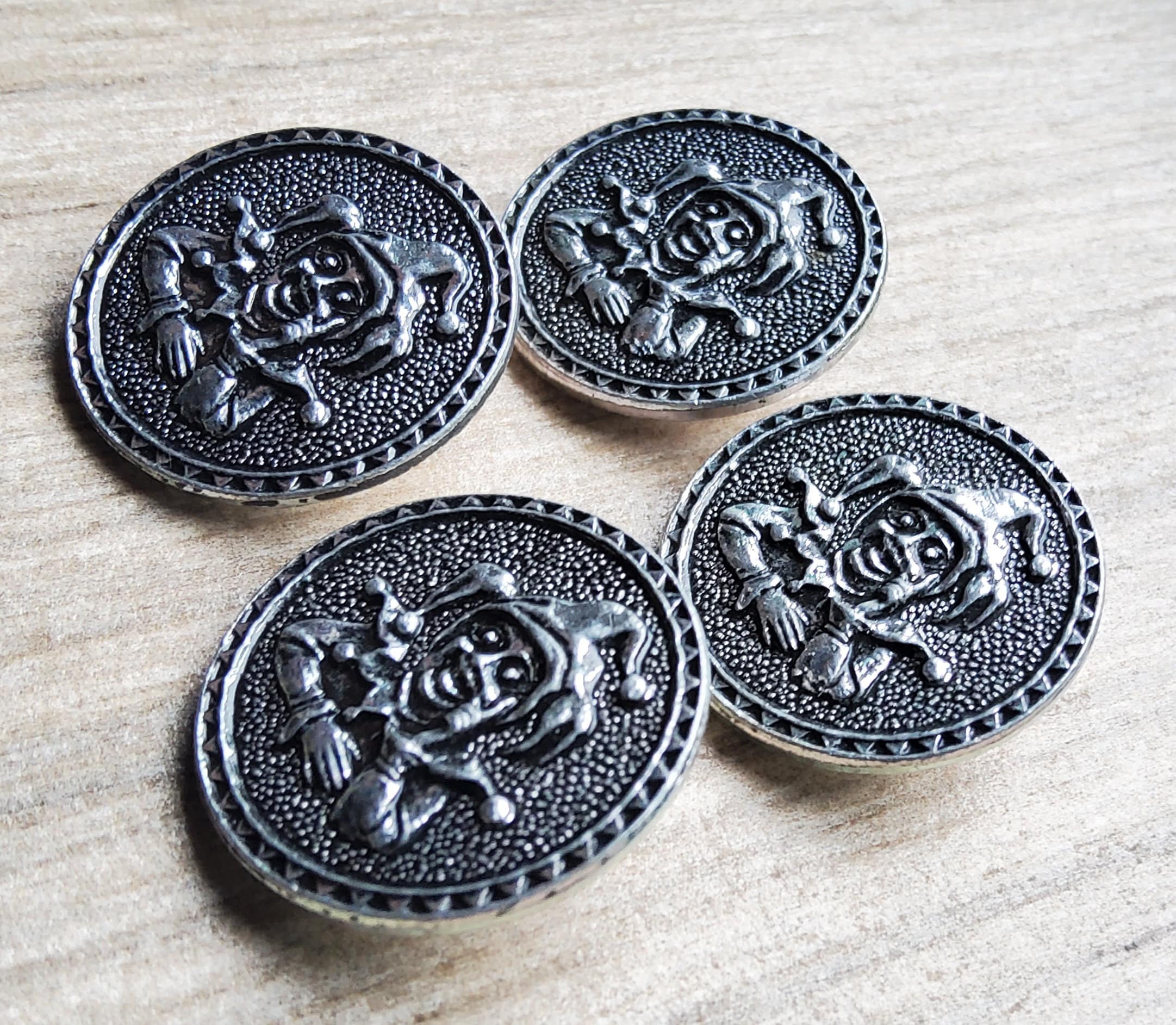【現金特価】 Coat Metal Alloy Jester Four of Set Vintage Buttons. Etsy - クリアファイル