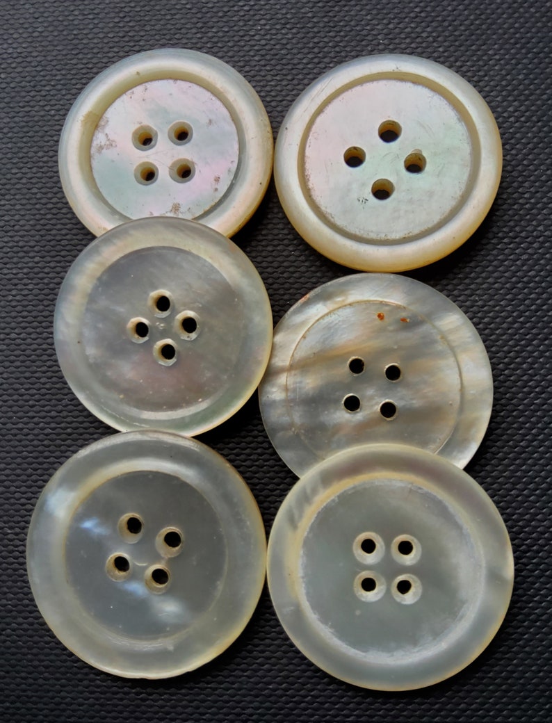 Vintage 1900's set of six mother of pearl buttons. image 2
