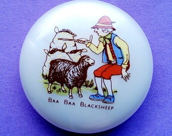 Botão de rima infantil vintage - 'Baa Baa ovelha negra'.