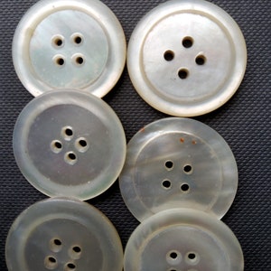 Vintage 1900's set of six mother of pearl buttons. image 3