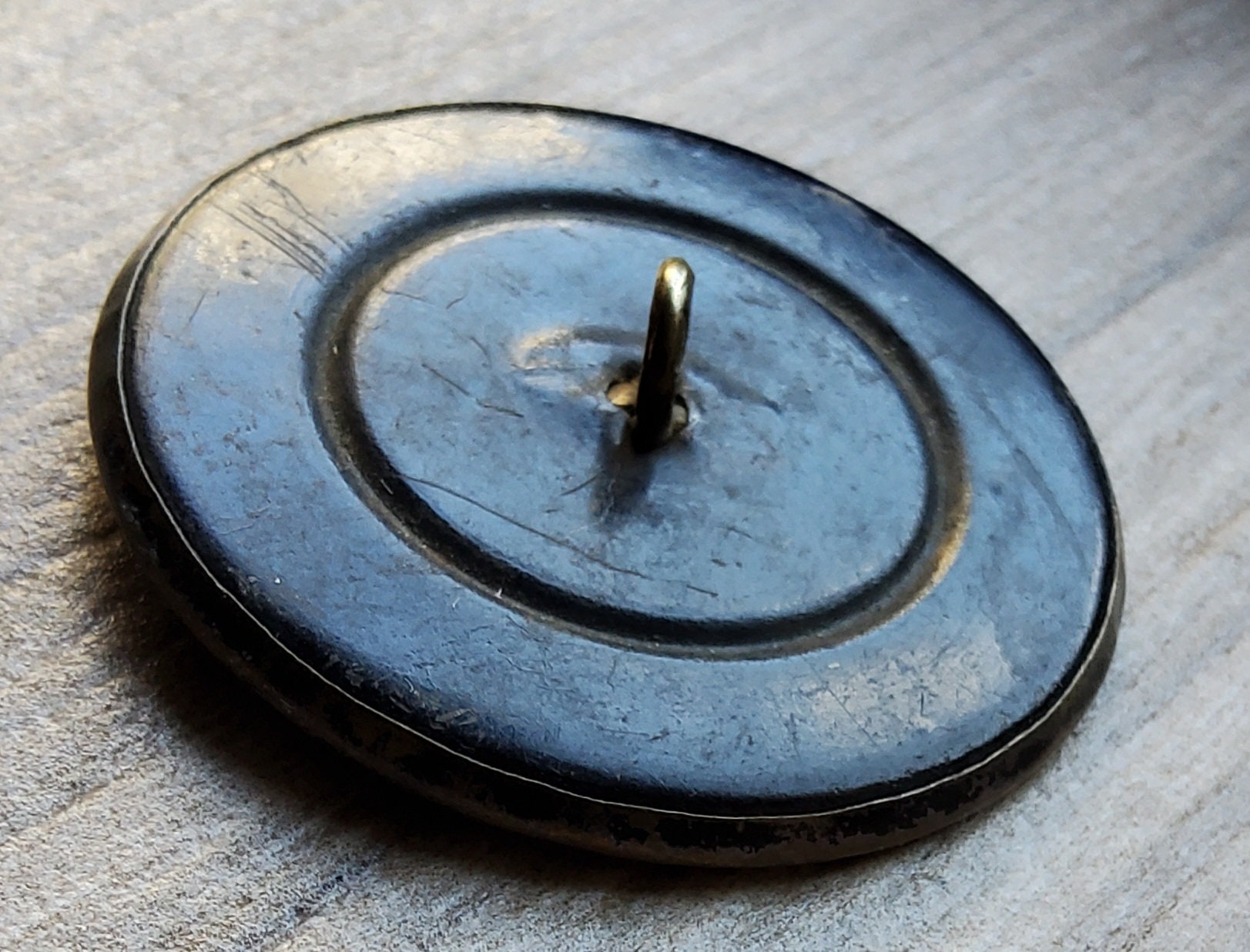 1900 年代のヴィンテージの大きな鳥の金属ボタン。 - Etsy 日本