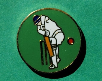 Vintage small enamel Cricket sporting button.