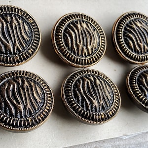 Vintage set of six 1930's glass buttons. image 5