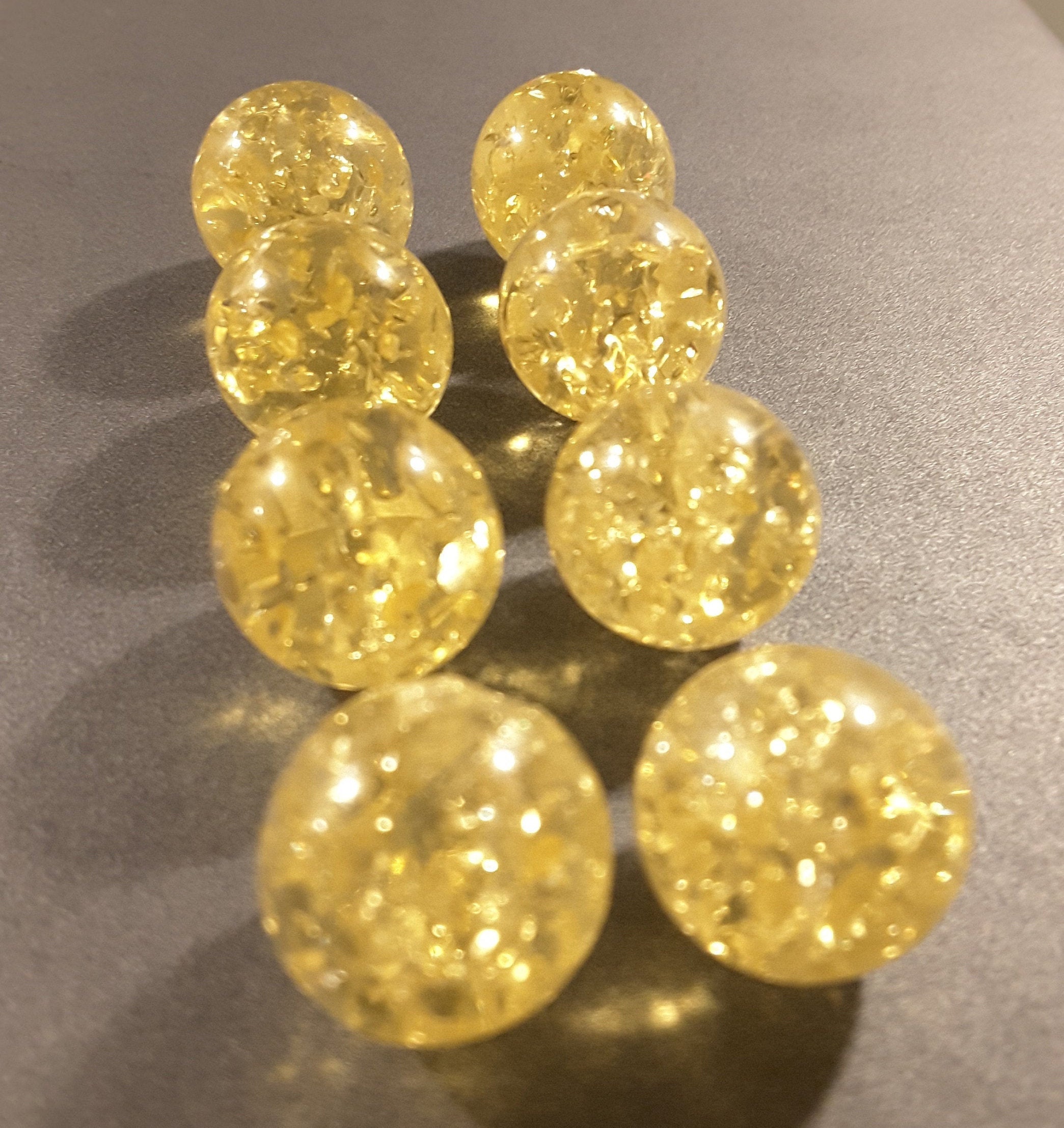 Vintage set of eight 1950's round buttons.