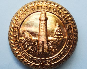 Vintage Northern Lighthouse Gaunt uniform brass button.