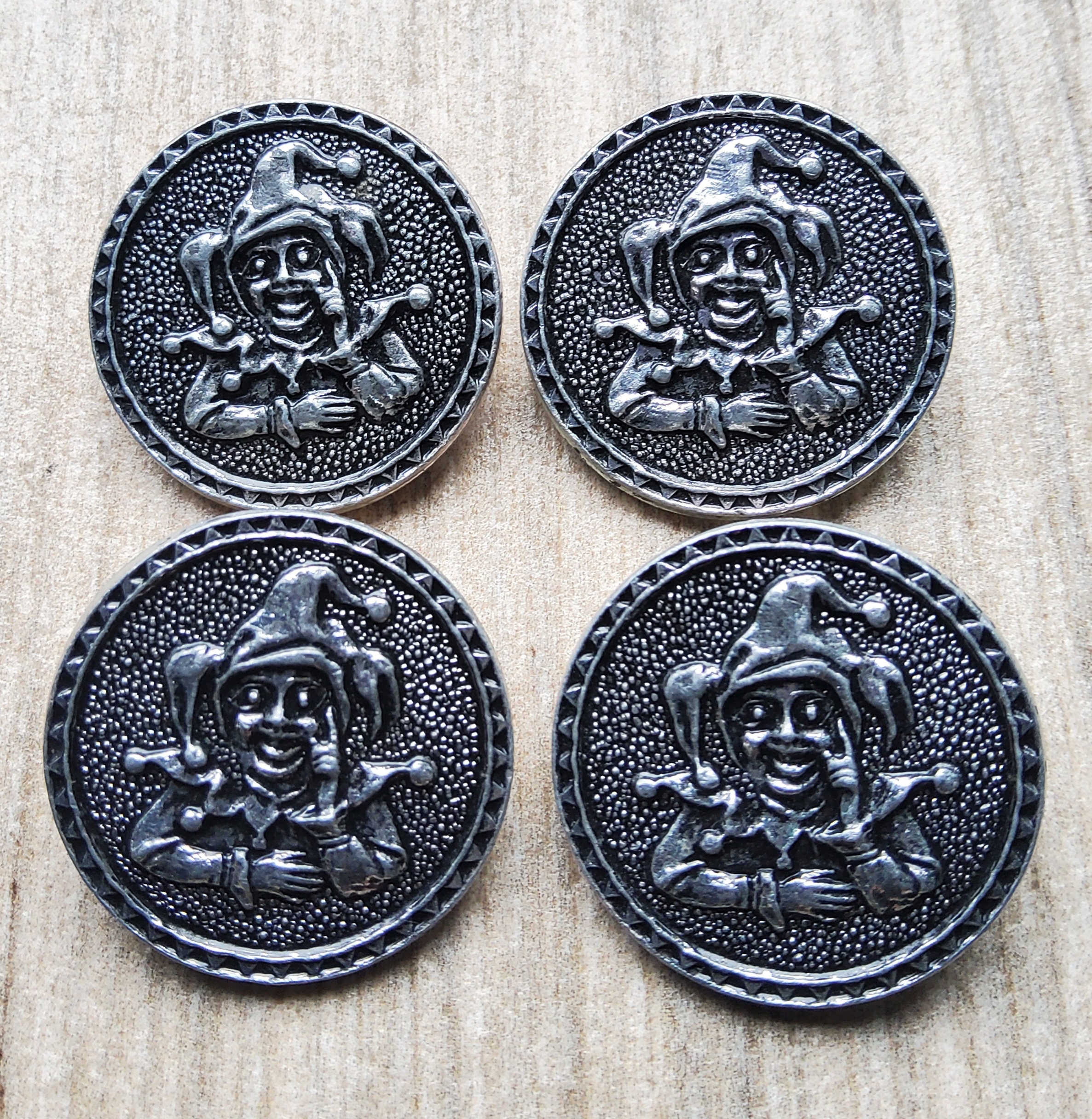 【驚きの値段で】 Alloy Jester Four of Set Vintage Metal Etsy - Buttons. Coat クリアファイル