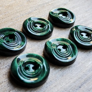 Conjunto vintage de seis botões de plástico verde marmorizado dos anos 1920-30