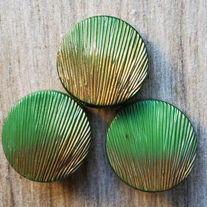 Juego vintage de tres botones de cristal checos de los años 30.