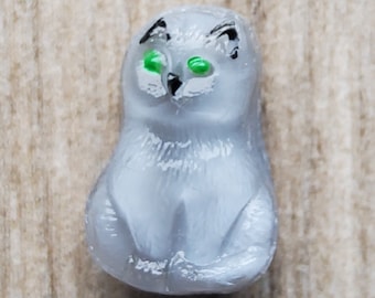 Vintage hand painted moonglow glass cat button.