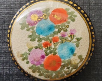 Vintage 19th Century large floral Satsuma button.