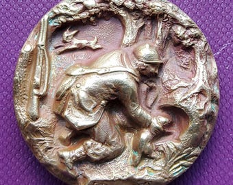 Vintage large French early 1900's hunting sporting button.