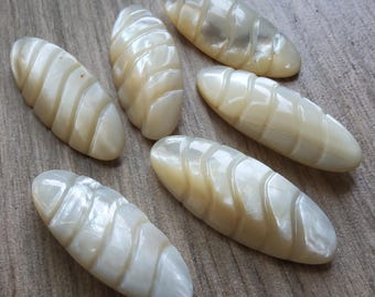 Vintage stunning large 1920's mother of pearl coat buttons.