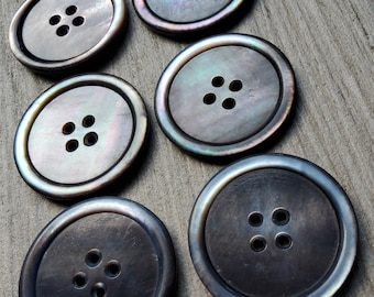ヴィンテージな天然マザーオブパールボタン 6 個セット。