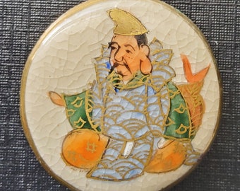 Vintage early 1900's Satsuma button of mandolin player.