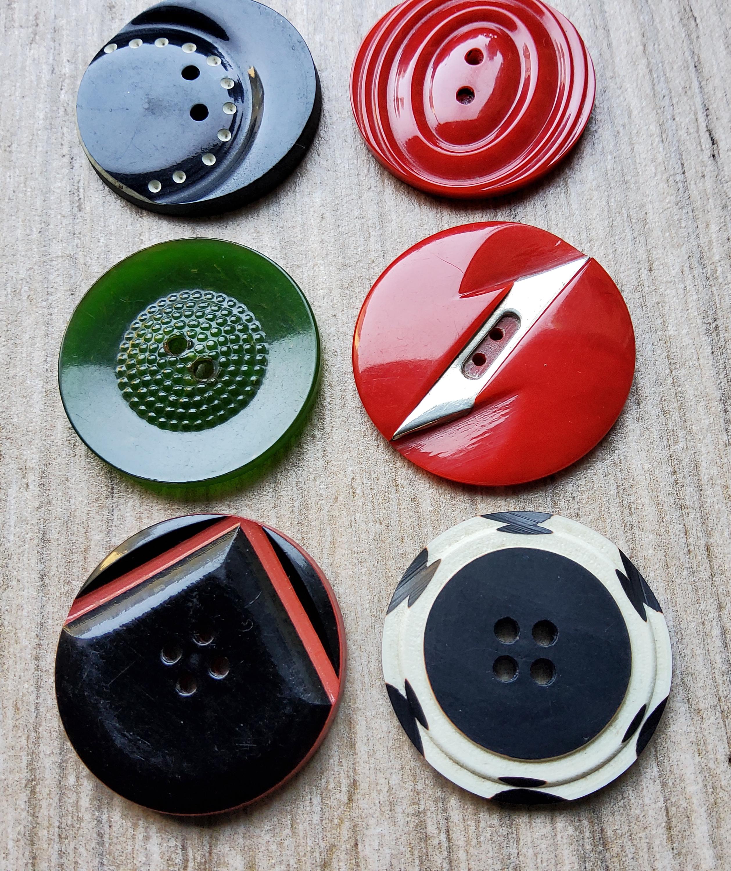 ヴィンテージセット♥洋物♥レア♥ Vintage 1920-30's Collection of Six Early Plastic Buttons. - Etsy