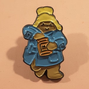 Vintage 1990's enamel Paddington bear button.