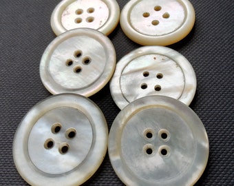 Vintage 1900's set of six mother of pearl buttons.