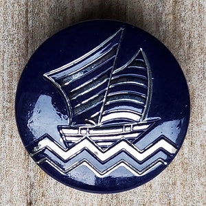 Vintage 1920&#39;s blue glass sailing boat button.