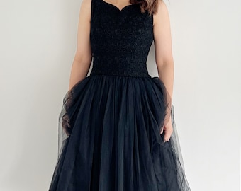 Robe en tulle noir | Royaume-Uni 10 | Robe en tulle superposée faite à la main | Robe Audrey Hepburn | Robe de demoiselle d’honneur noire | Invité de mariage | HABILLÉ EN SAISON