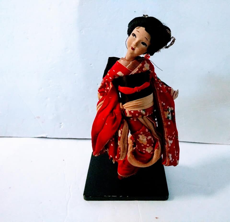 collectible japanese dolls
