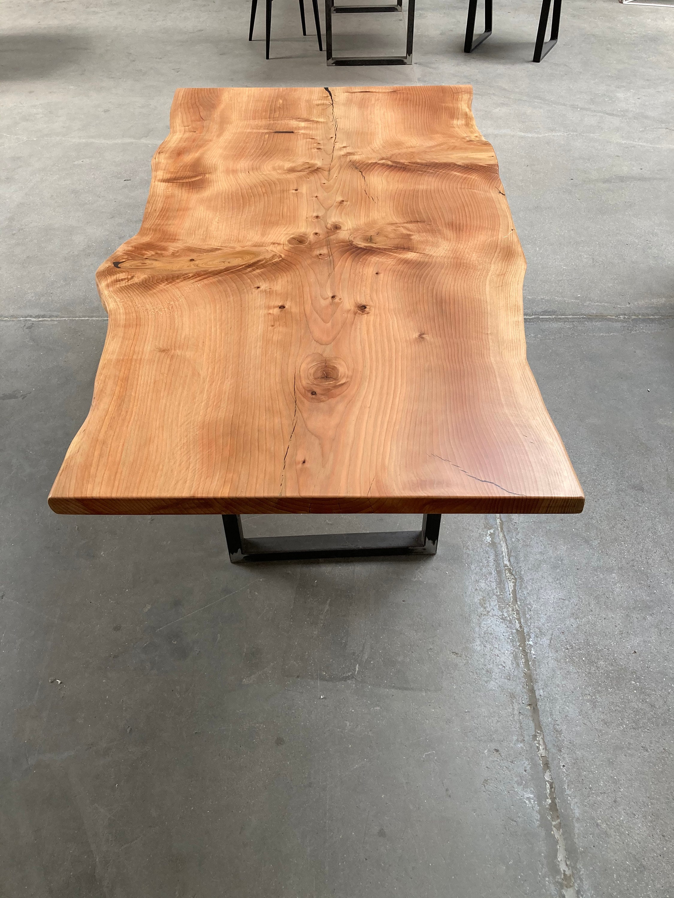 La table en cedre unique