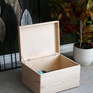 Grote diepe rechthoekige houten opbergdoos met scharnierend deksel | Keepsake Memory speelgoedkist borstkoffer | Kerstavonddoos | Effen ongelakt grenen