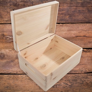 Large Plain Wooden Box | 33x25x15.5 cm | Natural Decorative Pine