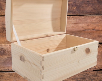Small Plain Wooden Treasure Chest Keepsake Box | 26x16x13.5 cm | Natural Decorative Pine