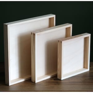 Plateau carré peu profond en bois | 3 tailles | Thé Café Nourriture Boissons Présentoir Snack Plateau de service | Bois de pin artisanal décoratif uni non peint