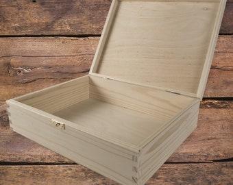 Plain Wooden Box | 29.5x22.5x8 cm | Lid & Clasp | Keepsake Trinket Storage Gift Case | Paintable Pine For Craft Engraving