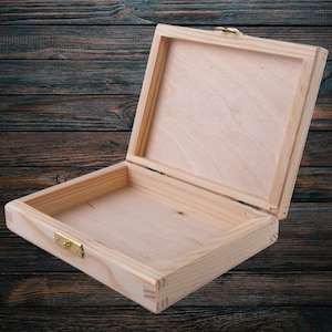 Shallow Small Wooden Box | 16 x 12.5 x 3.5 cm | Slim Depthless Rectangle Gift Case Keepsake Memory Storage Treasure Holder | Decorative Wood