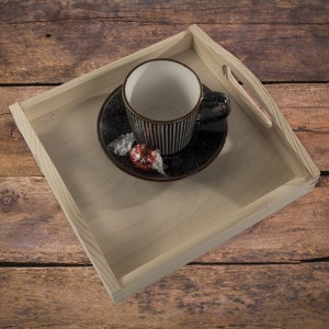 Vassoio da portata quadrato in legno piccolo / 24 x 24 x 6,5 cm / Vassoio da portata per tè, caffè, cibo, colazione, bevande, snack / Legno decorativo semplice