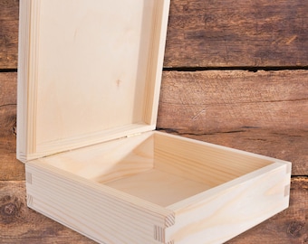 Small Square Wooden Box With Lid | 16x16x6 cm | Plain Keepsake Trinket Jewellery Storage Gift Case | Paintable Pine For Craft