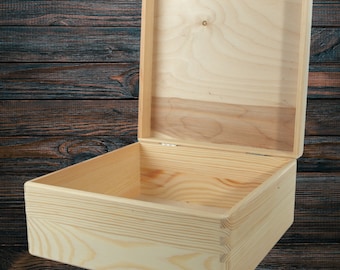 Large Square Wooden Box With Lid | 30 x 30 x 13.5 cm | Keepsake Memorabilia Toy Storage Gift Holder Container | Unfinished Decorative Wood