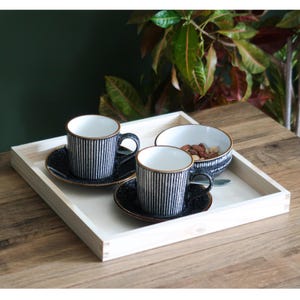 Vassoio quadrato in legno basso / 30x30x3 cm / Scatola di presentazione / Vassoio da portata per tè, caffè, cibo e snack / Legno semplice da decorare