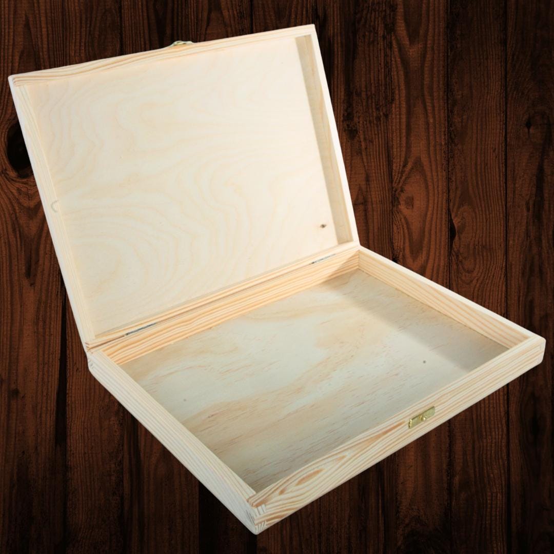 Costruzione Incompiuta Di Un Eco-house Di Legno Sostenibile A Basso Consumo Energia Rinnovabile Ed Ecologica Nel Mezzo Della Natura Image258007335