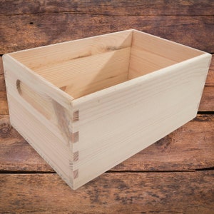 Small Plain Wooden Open Box | 25x16x11 cm | Natural Pine Display Storage Decorative Crate
