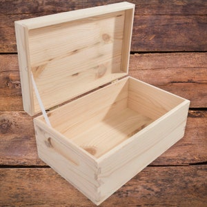 Small Plain Wooden Box | 25x16x11.5 cm | Natural Decorative Pine
