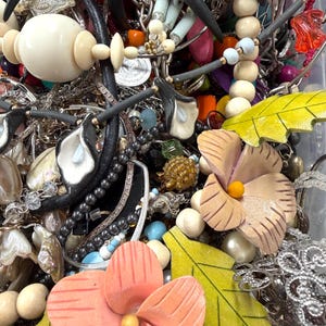 5 LBS Junk Costume Jewelry Lot Broken Tangled Repurpose Repair Pounds Vintage Upcycle ASMR Therapy Unsorted Craft Art DIY Mosaic Grab Bag image 3