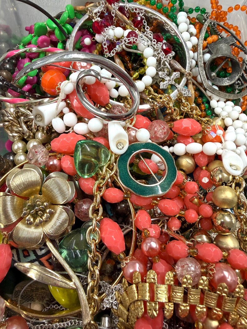 5 LBS Junk Costume Jewelry Lot Broken Tangled Repurpose Repair Pounds Vintage Upcycle ASMR Therapy Unsorted Craft Art DIY Mosaic Grab Bag image 4