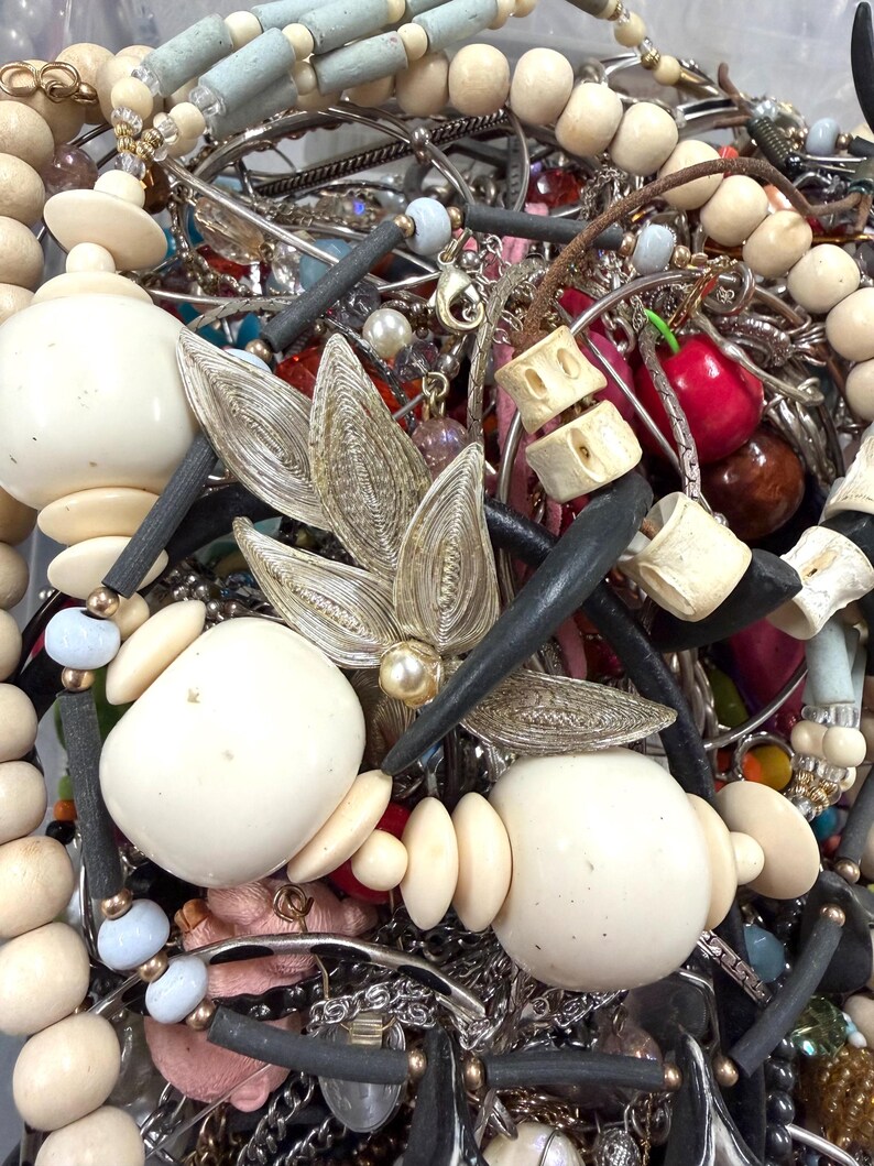5 LBS Junk Costume Jewelry Lot Broken Tangled Repurpose Repair Pounds Vintage Upcycle ASMR Therapy Unsorted Craft Art DIY Mosaic Grab Bag image 4