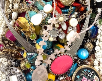 5 Pfund Vintage Schmuck Lot gebrochen verheddert Wiederverwendung Reparatur Pfund Vintage Upcycle ASMR Therapie