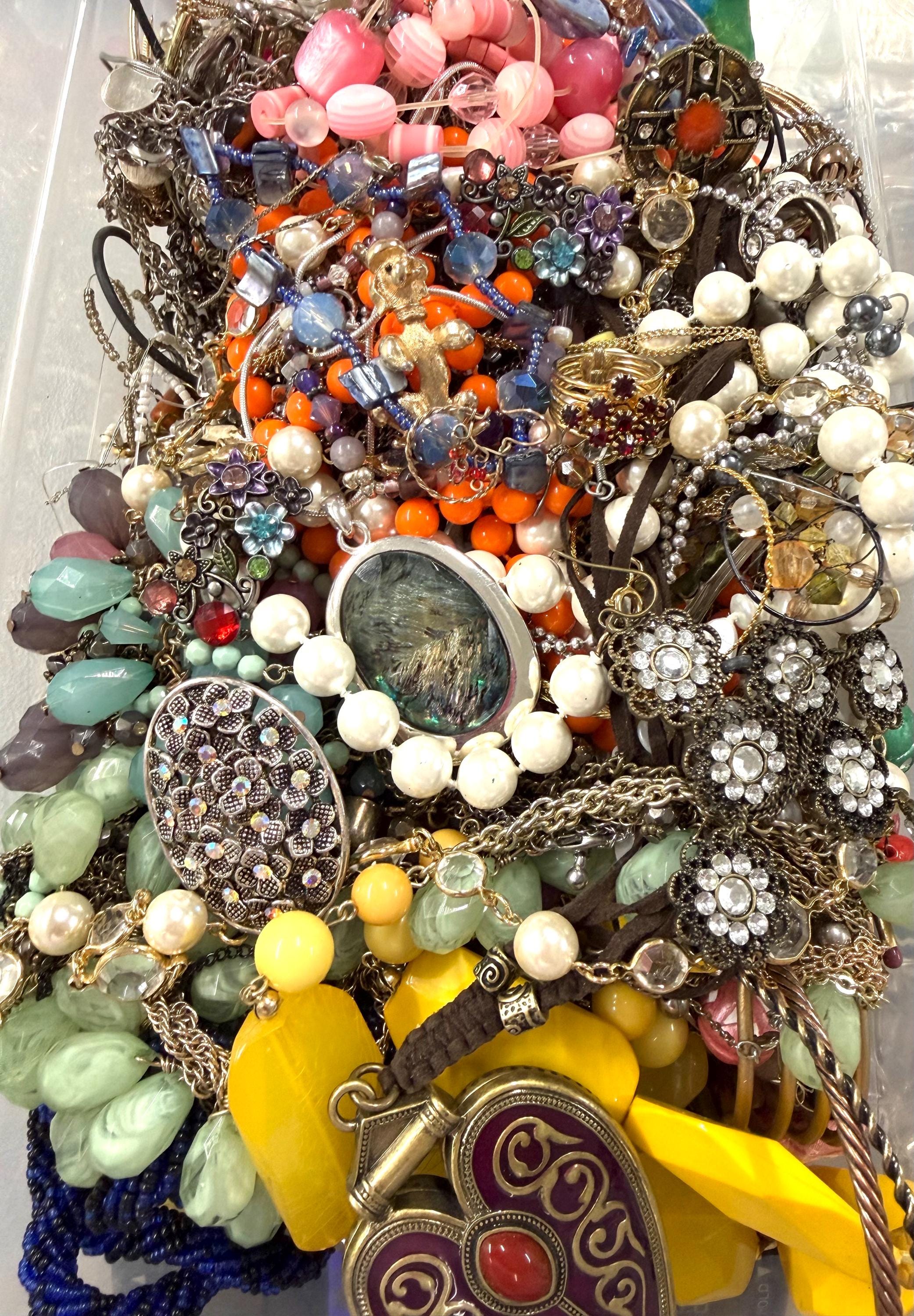 Jewelry lot for sale , everything is included , more than 100 pieces, few GP. Jewelry Lots Vintage Unsearched - Etsy main image 2