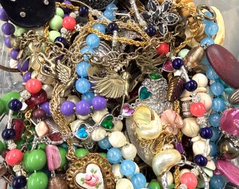 5 Pfund Vintage Schmuck Lot gebrochen verheddert Wiederverwendung Reparatur Pfund Vintage Upcycle ASMR Therapie