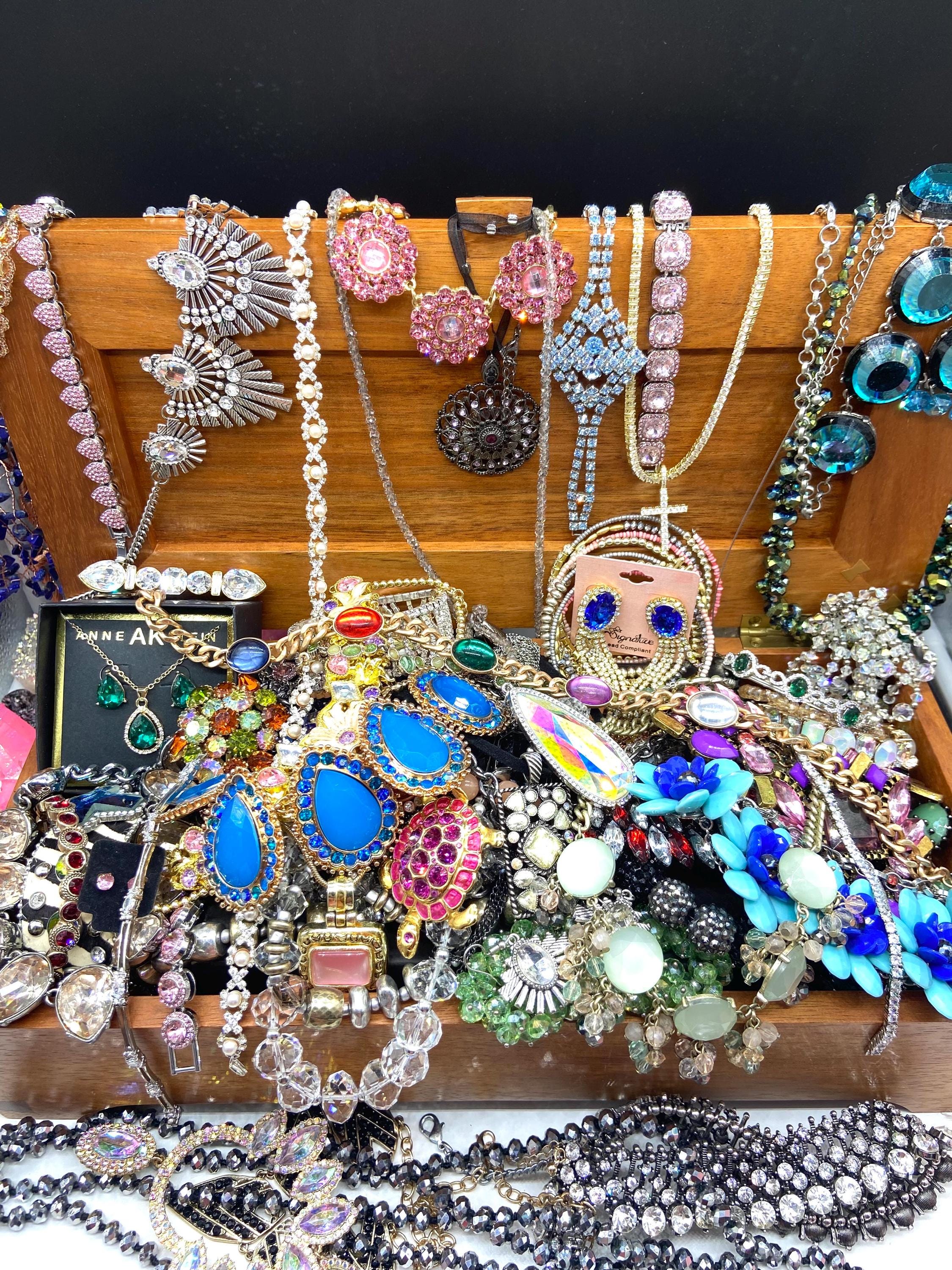 JOBLOT COSTUME VINTAGE Jewelry Gros LOT DE BIJOUX Bracelets FANTAISIE Rétro EUR 44,00 - FR