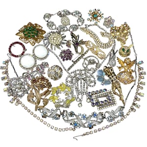 Vintage Broken Costume Jewelry Lot: Rhinestone Brooches, Earrings for DIY Craft