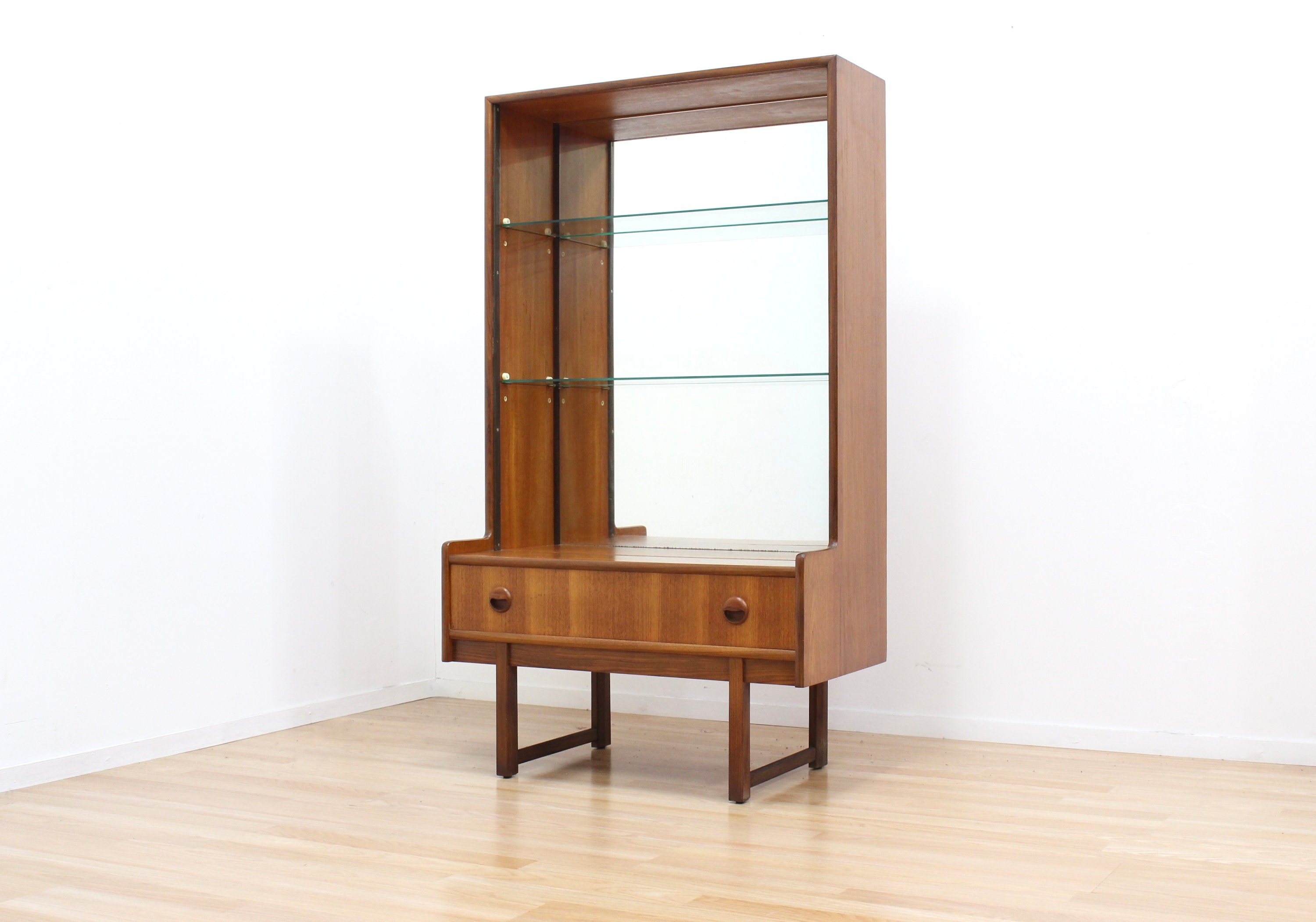 Gabinete de exhibición/librería de mediados de siglo de | Etsy