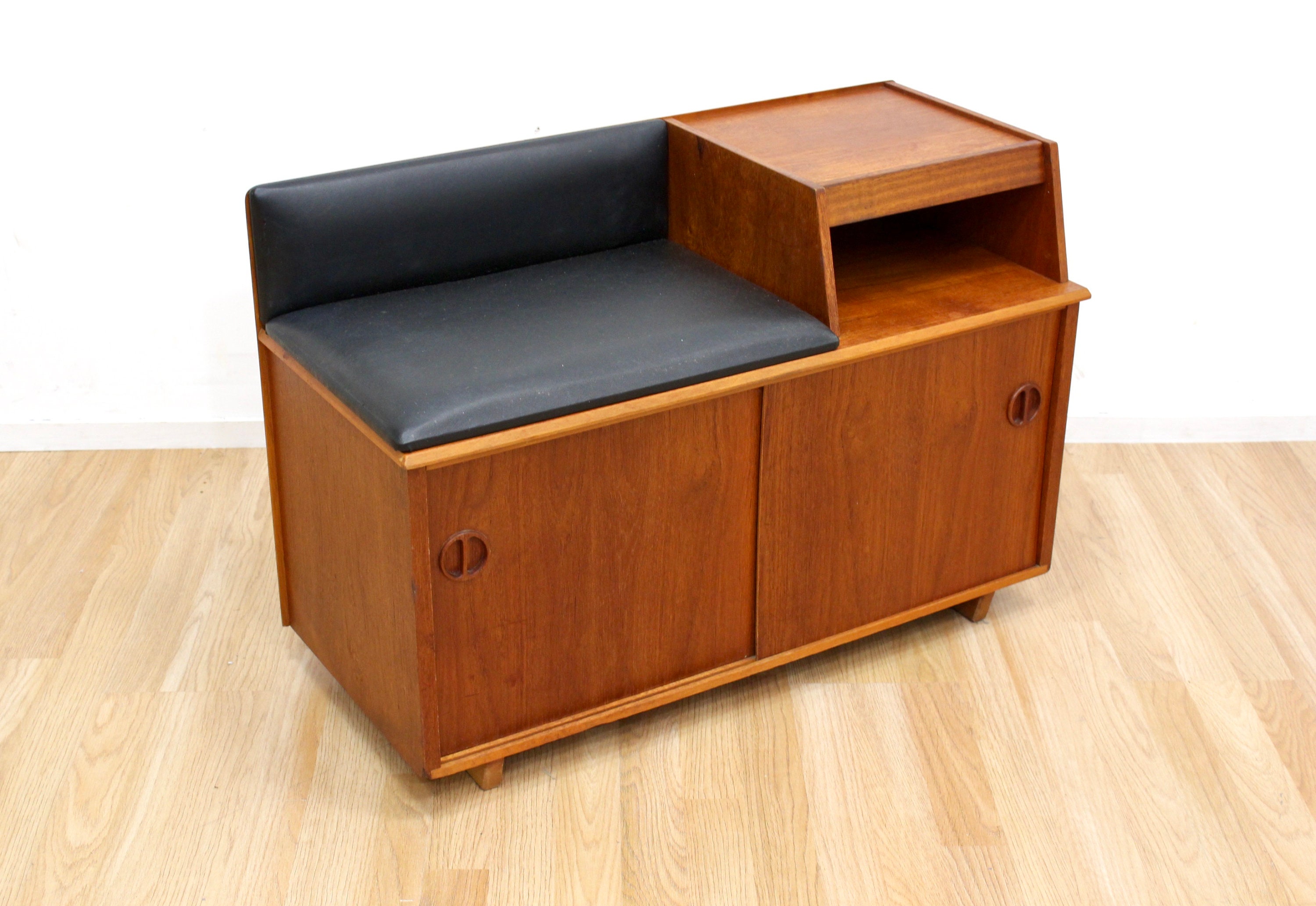 Chippy heath 2024 telephone seat