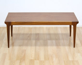 Table basse du milieu du siècle par McIntosh Furniture