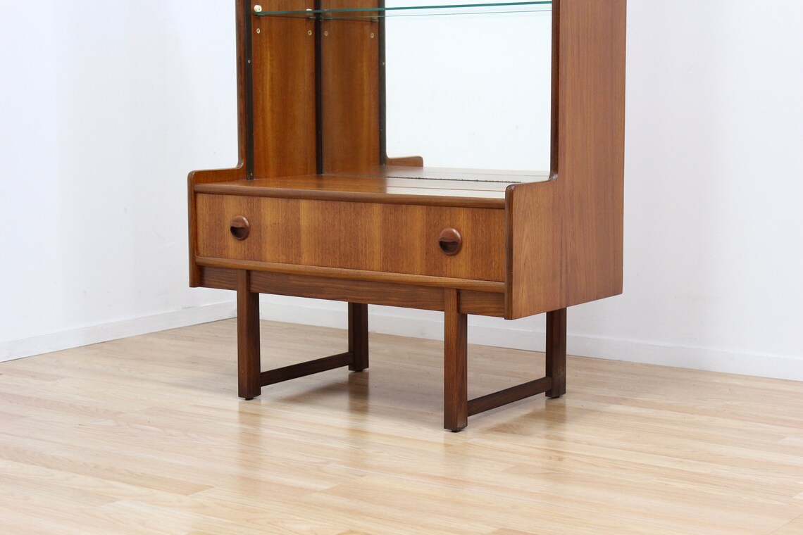 Gabinete de exhibición/librería de mediados de siglo de | Etsy